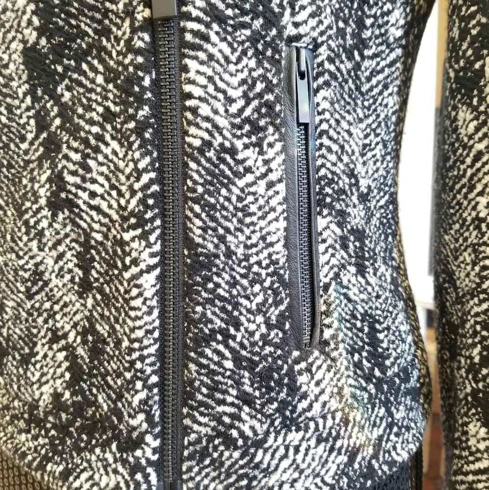 Classiques Entier Animal Jacquard Crop Jacket - Picture 5 of 11